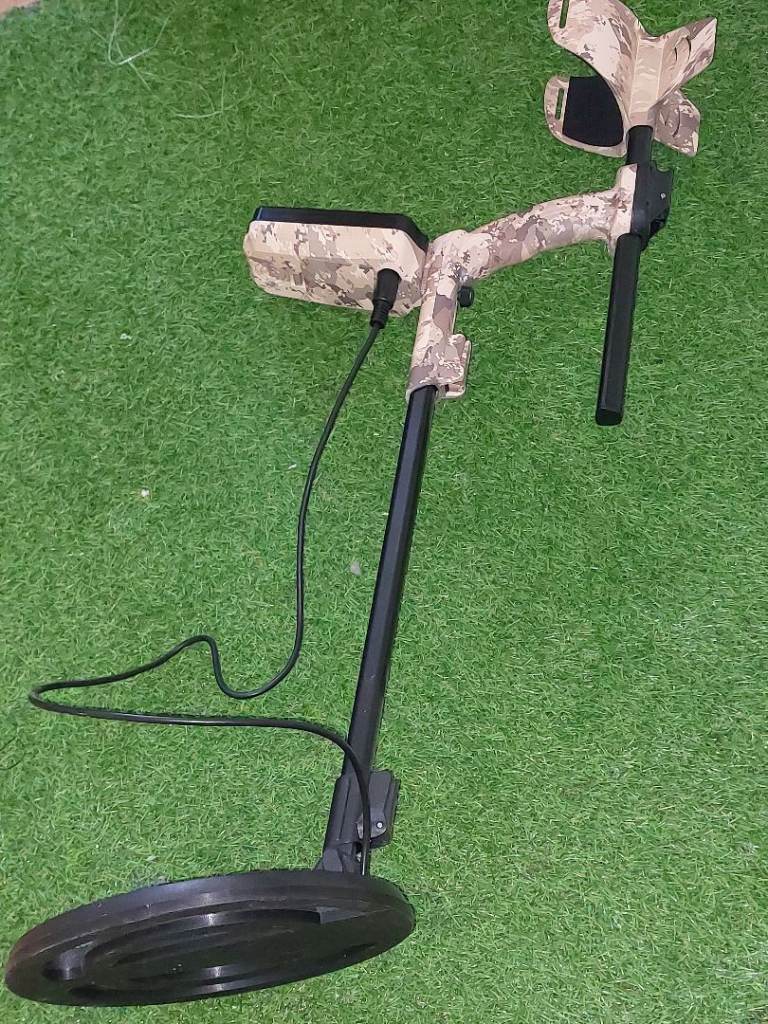 Minelab xterra intrepid metal detector