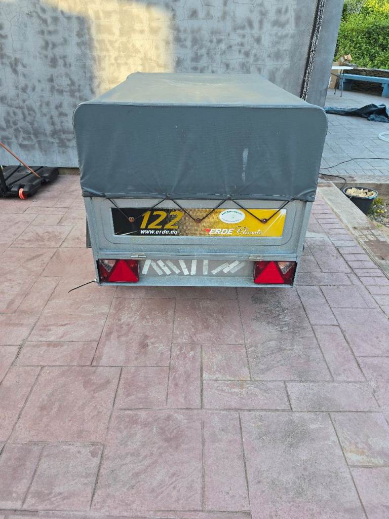 Camping trailer erde 122