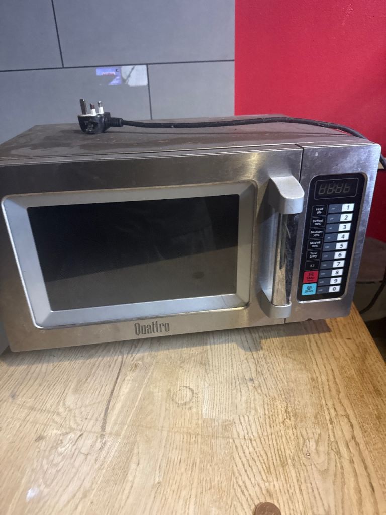 Commercial Microwave - Quattro AC1000MV