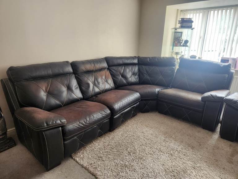  CORNER SOFA AND SINGLE SOFA 
