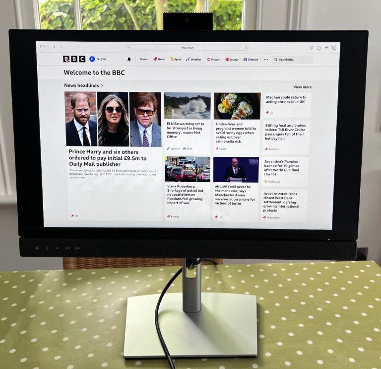 Dell C2422HE – 24" Full HD IPS monitor – Excellent Condition