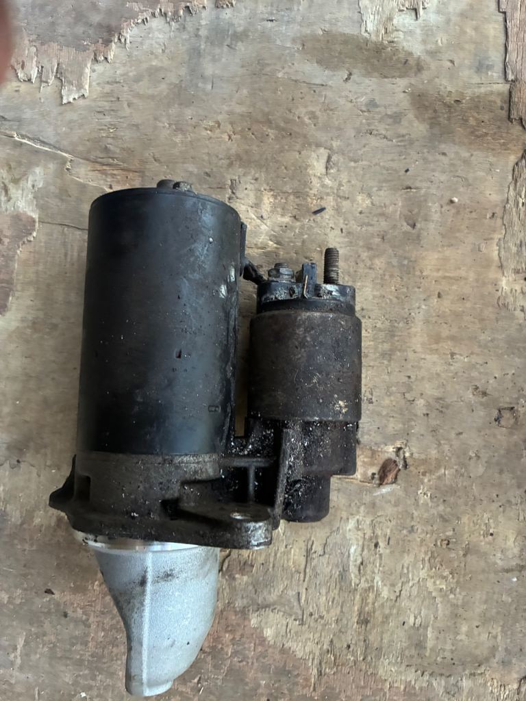 Starter motor off a 3.9 v8 