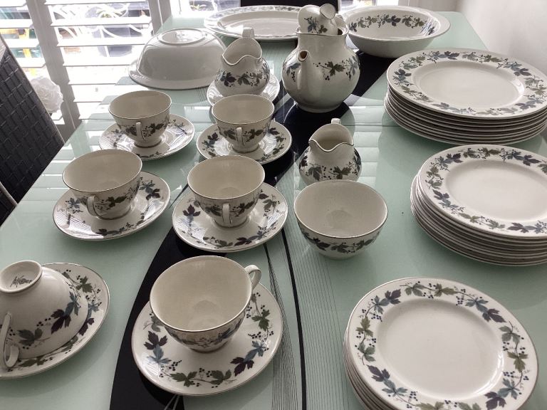 Royal Doulton dinner service  46 pieces English China is in excellent condition.