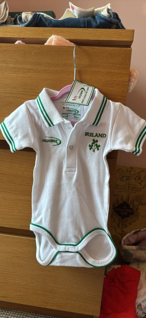 Unisex 0-6 months Ireland rugby baby vest