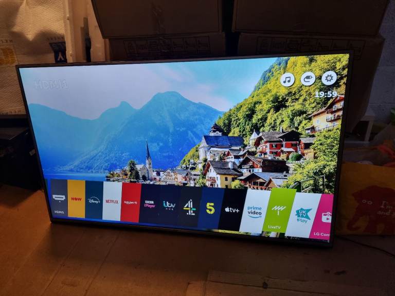 LG 60" 4K Ultra HD Smart TV