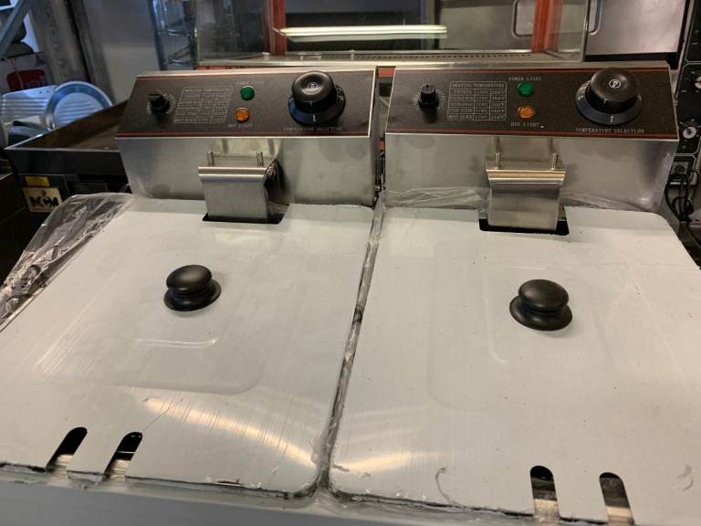 NEW TWIN TANK ELECTRIC FRYER... CATERING COMMERCIAL KITCHEN CAFE KEBAB RESTAURANT SHOP