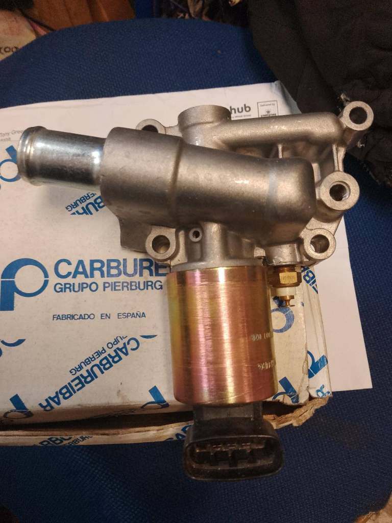 NEW GENUINE PIERBURG CORSA 98 - 2000 EGR VALVE