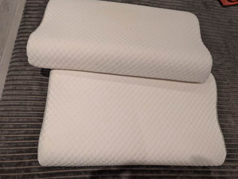 Memory Foam Pillows 