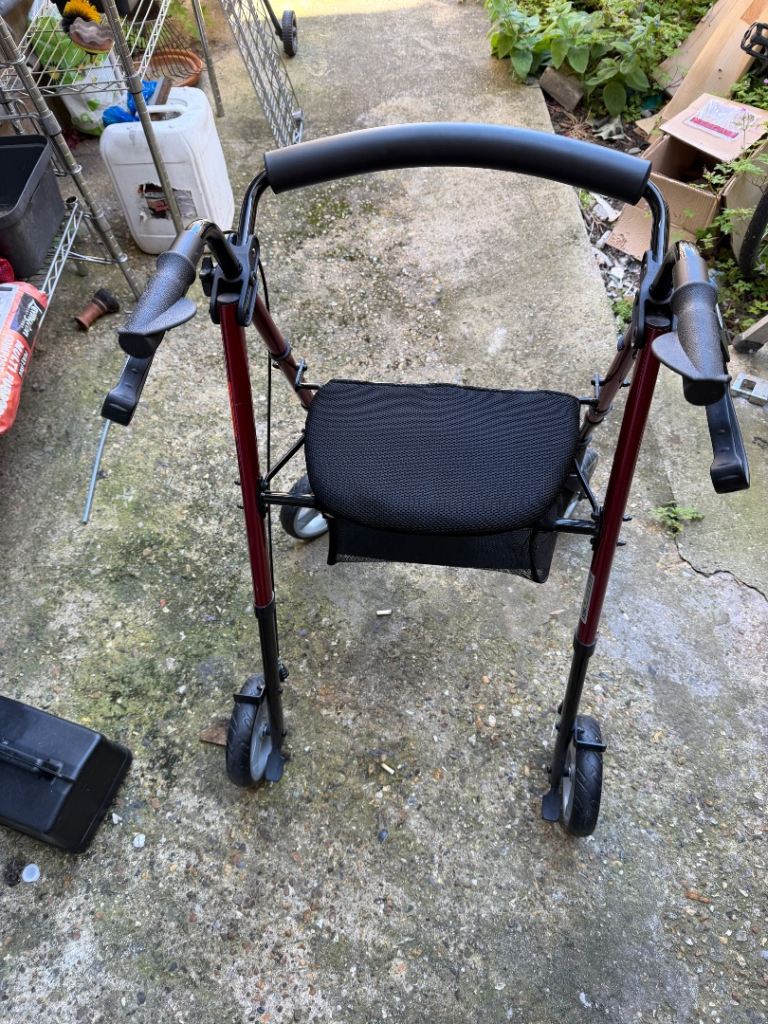 Walking support 4 wheels rollator