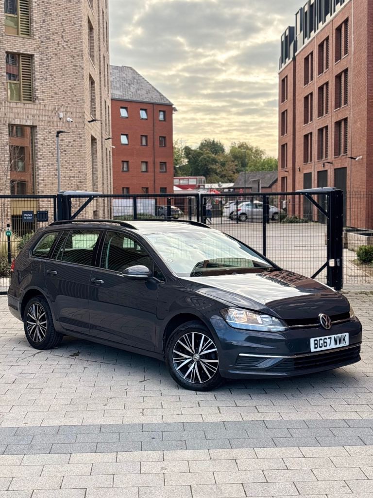 67 plate MK7.5 Volkswagen Golf *AUTOMATIC* DSG 1.6TDI SE Nav Bluemotion Technology with FSH!