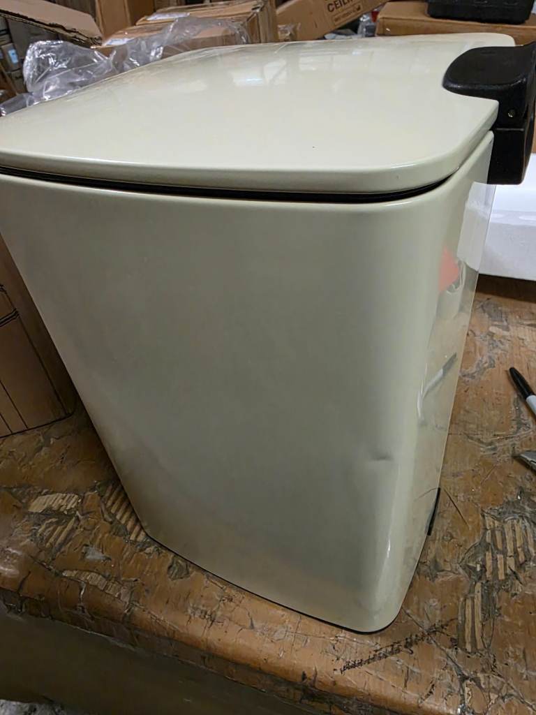 A new very slight seconds cream metal  20L Kitchen Bin with Inner Bucket, Soft 