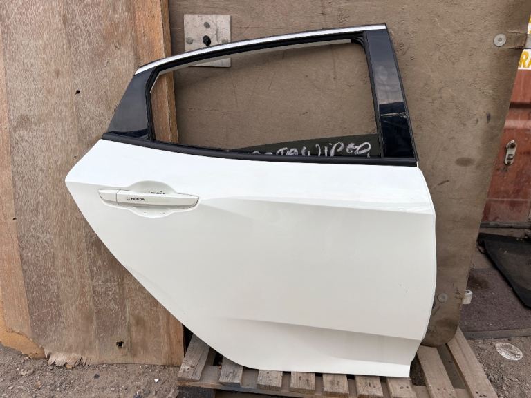 HONDA CIVIC MK10 REAR RIGHT DRIVER DOOR IN WHITE 2017-2022