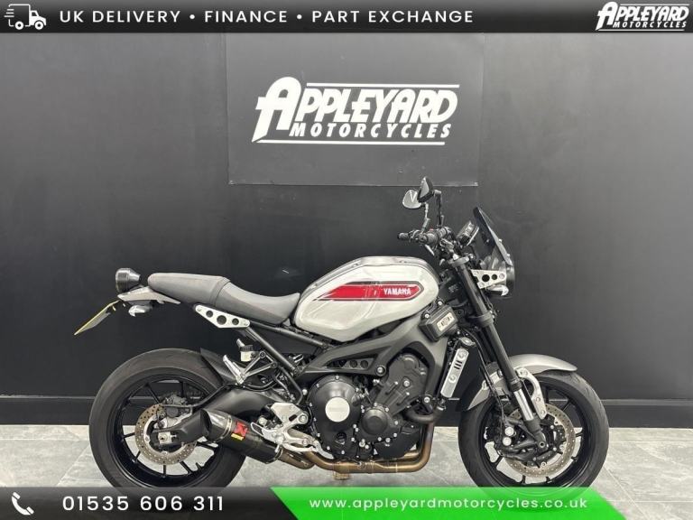 YAMAHA XSR900