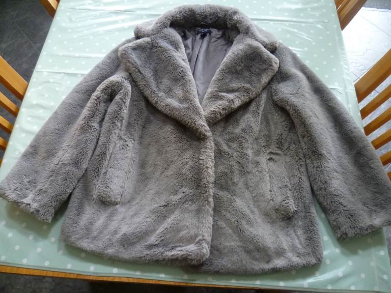 New Look Petite Grey Faux Fur Jacket Size 10