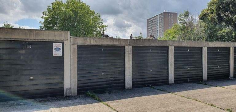 Garage/Parking/Storage to rent: Avenue Road (r/o 5) Westcliff-on-Sea, SS0 7PN- NEW ROOFS