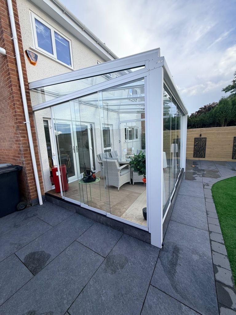 Modern Glass Garden Room / veranda/ canopy/ pergola