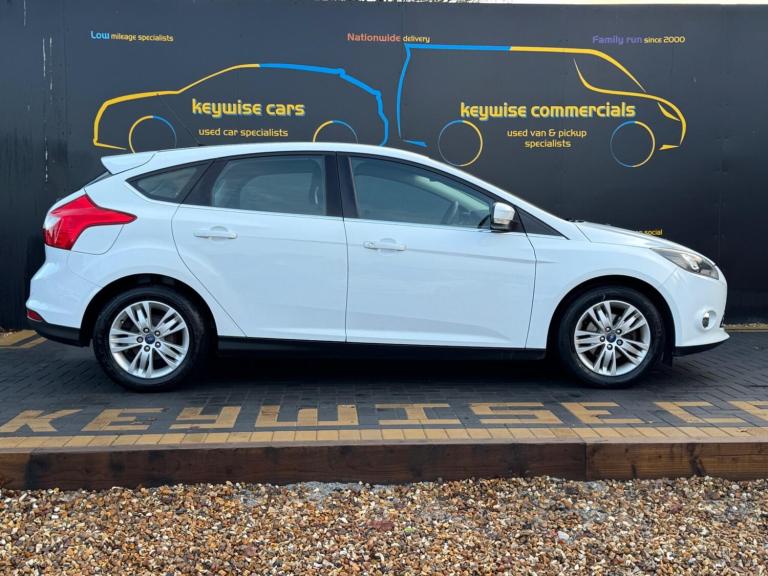 2013 Ford Focus 1.0 125 EcoBoost Titanium Navigator 5dr HATCHBACK PETROL Manual