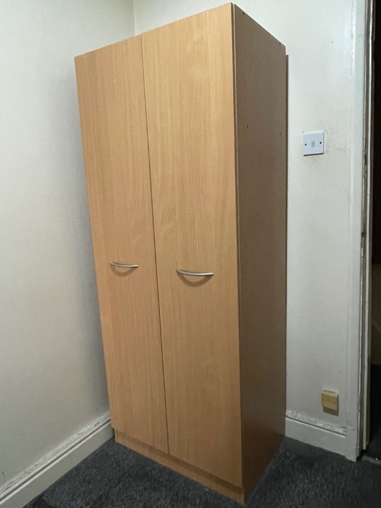 Light Wood Effect Wardrobe with Rail and Shelf