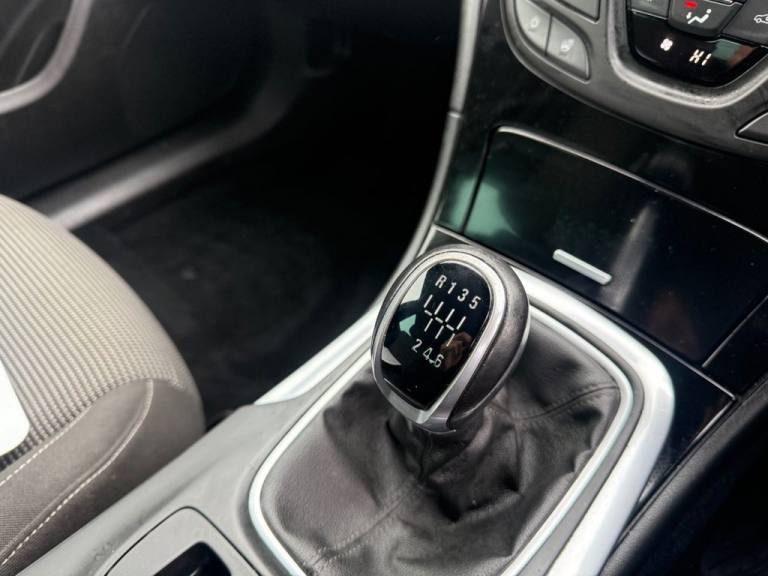 2016 Vauxhall Insignia 2.0 CDTi ecoFLEX SRi VX Line Nav Hatchback 5dr Diesel Manual Euro 6-Factor...