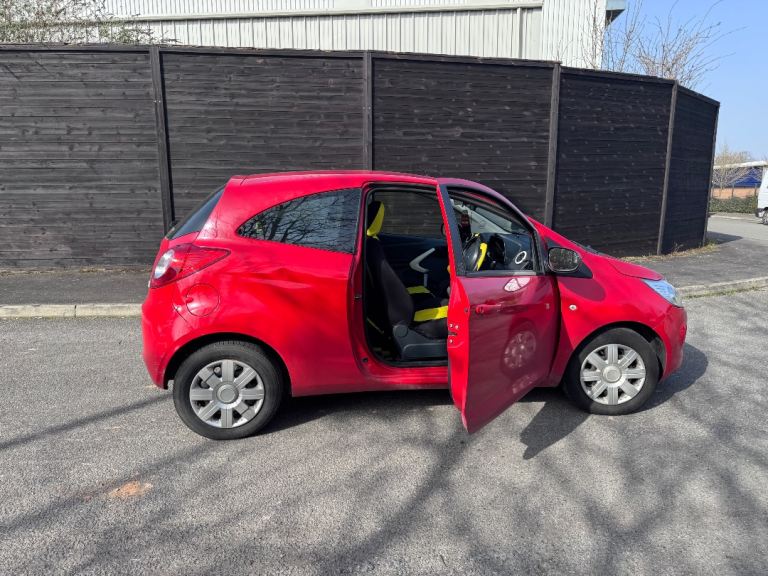 Ford, KA, Hatchback, 2013, Manual, 1242 (cc), 3 doors