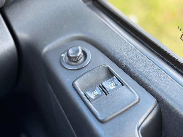 VAUXHALL VIVARO 1.6 CDTi 2700 BiTurbo ecoFLEX Sportive 2015