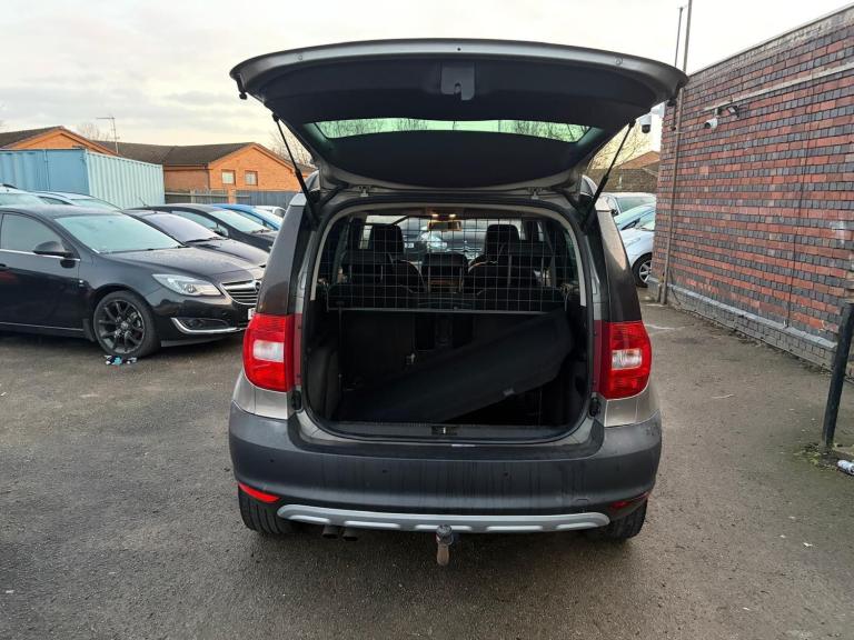 2010 Skoda Yeti 2.0 TDI CR Elegance 4x4 5dr HATCHBACK DIESEL Manual