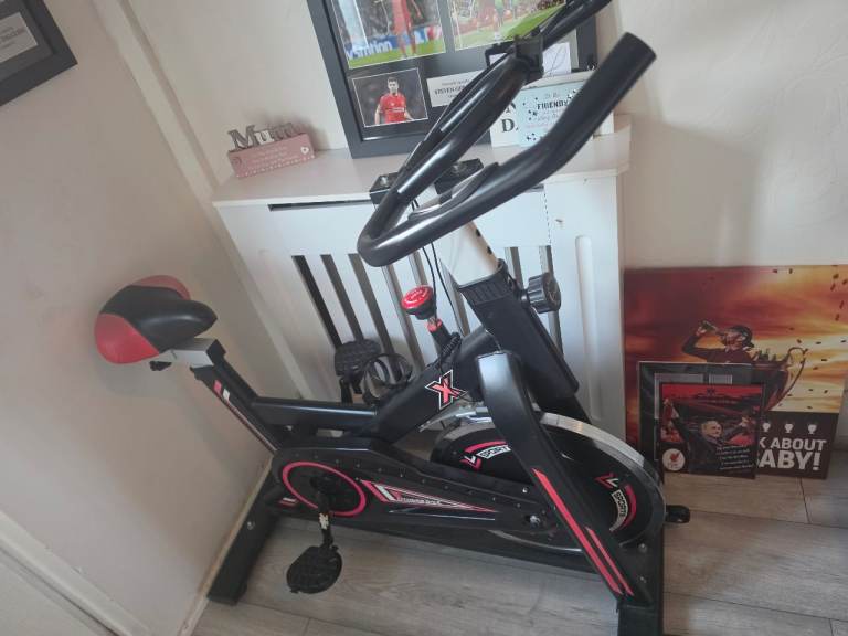Black Exercise Spin Bike with 6kg Flywheel – Good Condition