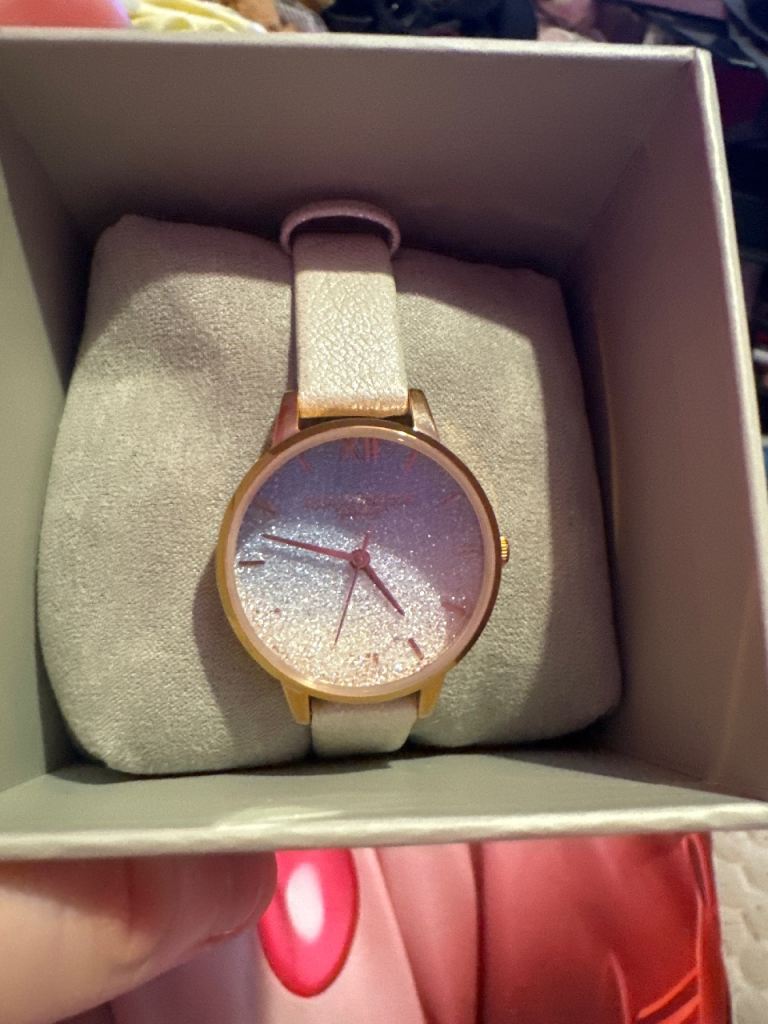 Olivia Burton Wishing Wave Glitter Dial watch. In great condition. Woman’s watch 😊