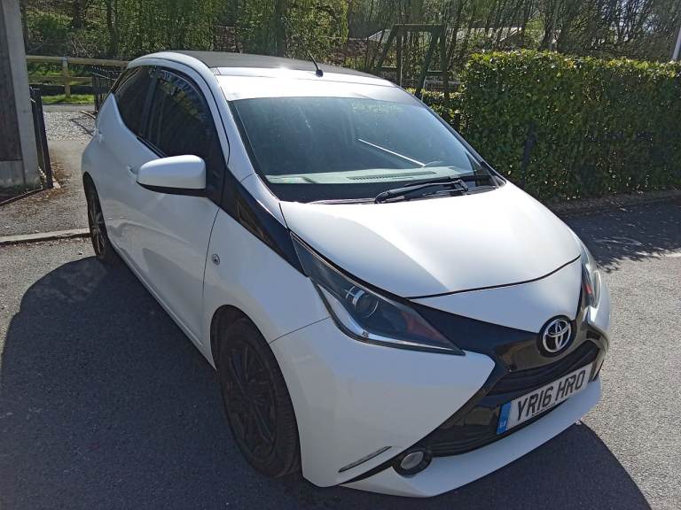 Toyota, AYGO, £20 tax Rare Electric Roof, 5 doors 