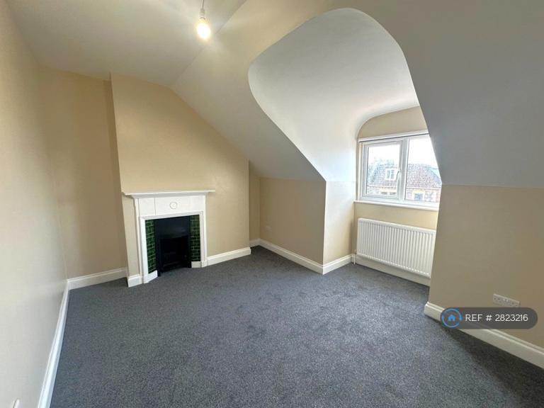 2 bedroom flat in Belvoir Road, Bristol, BS6 (2 bed) (#2823216)
