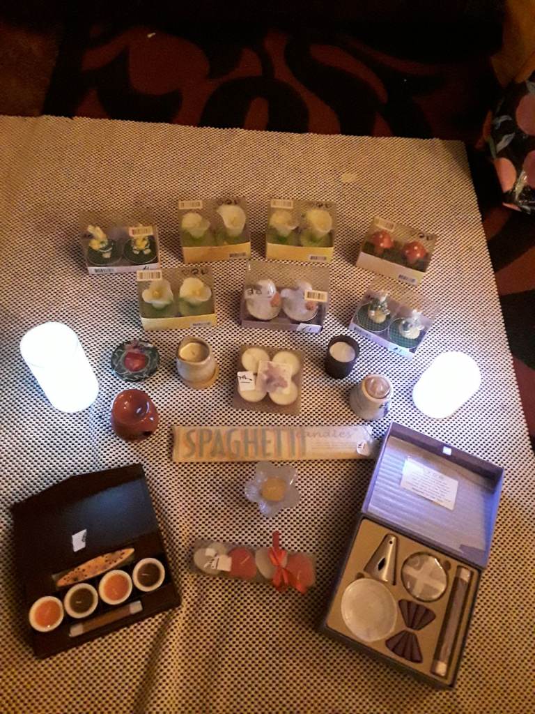 A variety  of  29 candles /2candle battery lights/2 incense burners