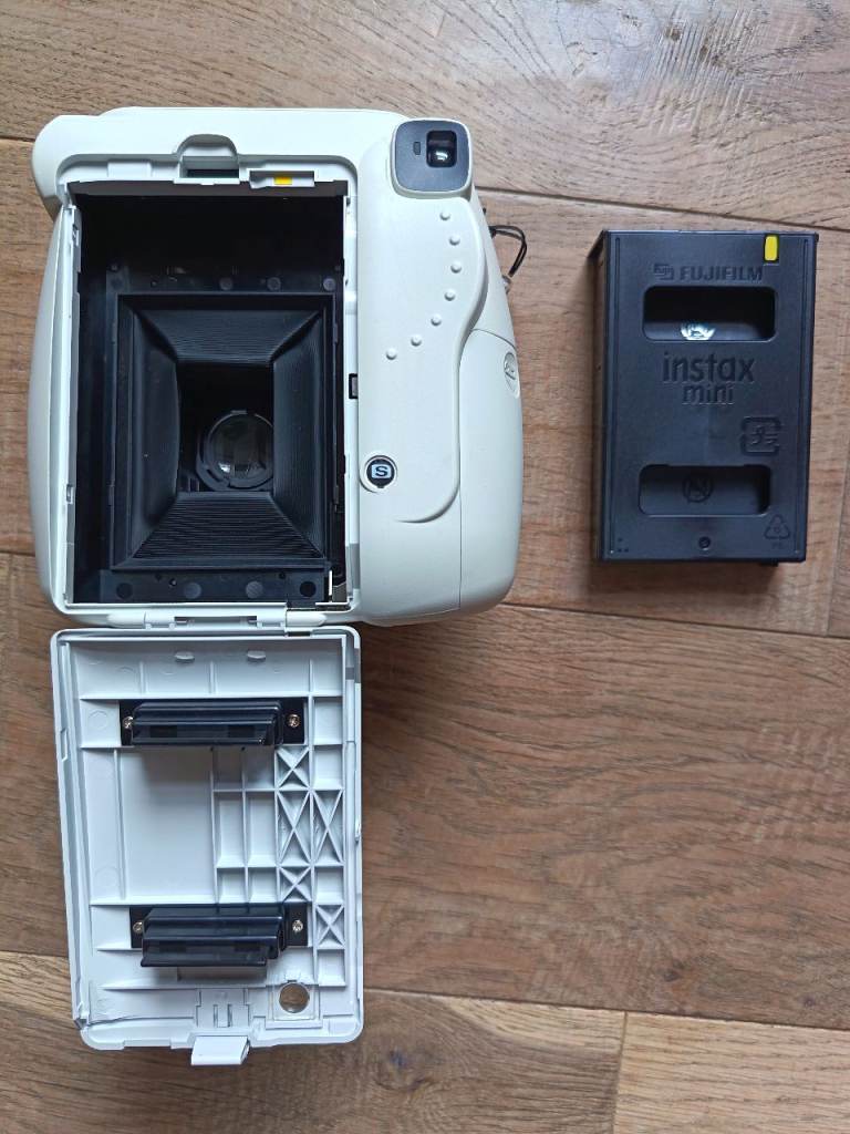 Instax Mini 9 Instant Camera - White, Good Condition | in Newtownabbey ...