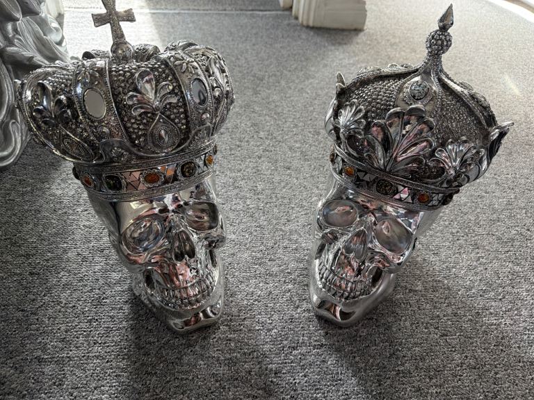 Pair of Silver Skull with Crown Ornaments – As Good As New