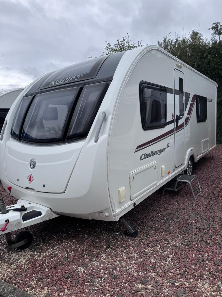 Swift Challenger 570, Yr.2015,Fixed French Bed