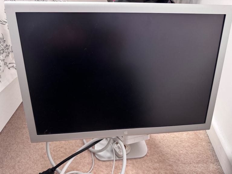 Apple cinema monitor