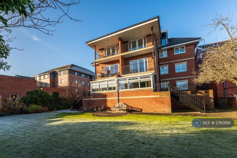 3 bedroom flat in Cambridge Road, Southport, PR9 (3 bed) (#2763891)