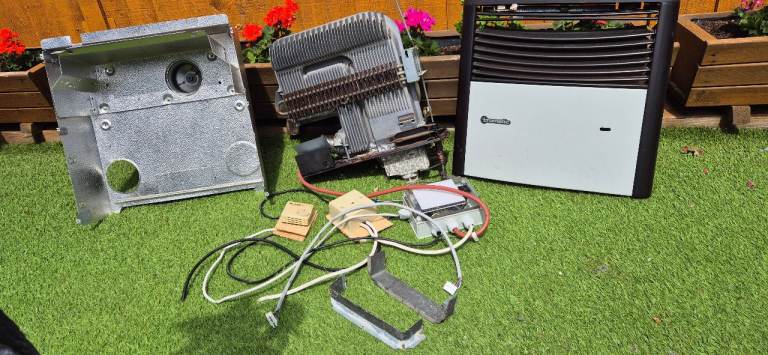TRUMA TRUMATIC S3002EL gas electric space heater for camper caravan motorhome boat.