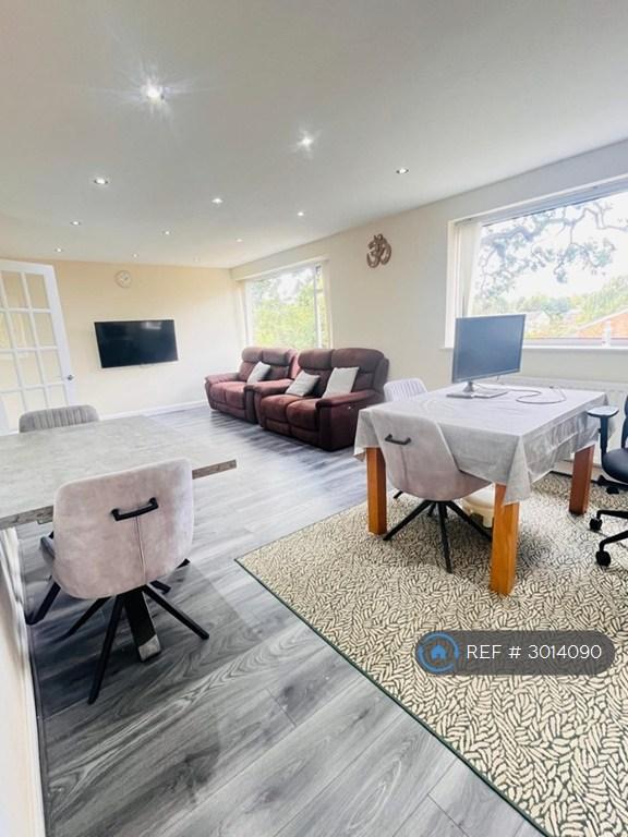 2 bedroom flat in Milcote Road, Solihull, B91 (2 bed) (#3014090)