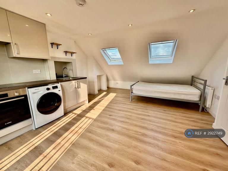 Studio flat in Middleton Avenue, Greenford, UB6 (#2922749)