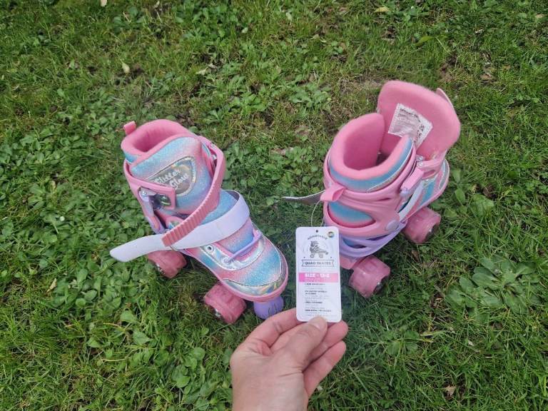 Kids light up adjustable Roller Skates size 13-2