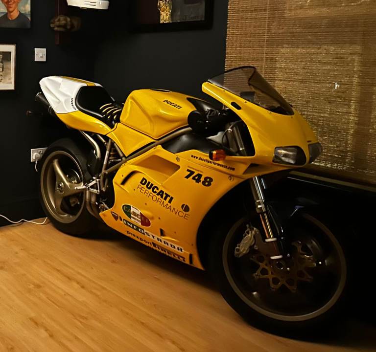 Ducati, 1999, 748 (cc)
