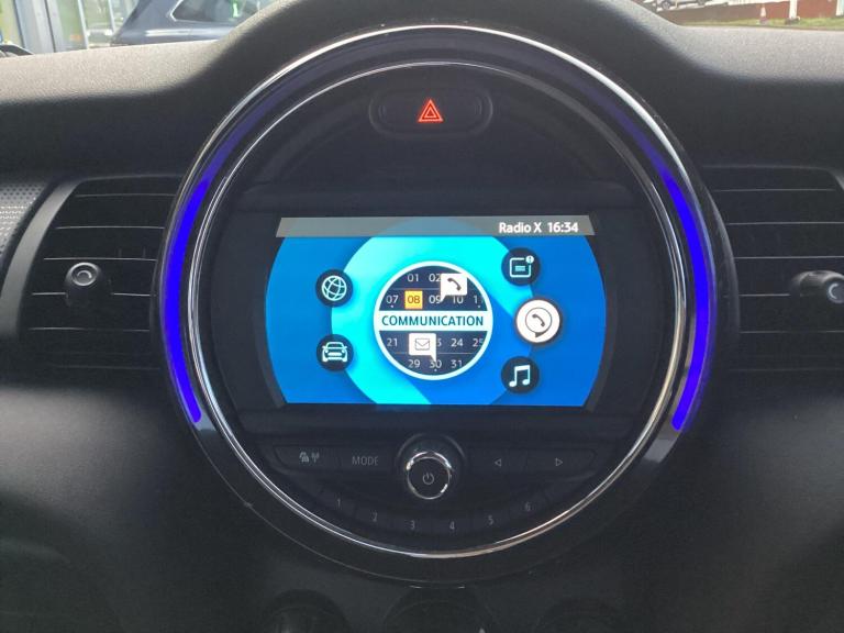 2018 MINI Hatch 1.5 Cooper Hatchback 3dr Petrol Manual Euro 6 (s/s) (136 ps) HATCHBACK Petrol Manual