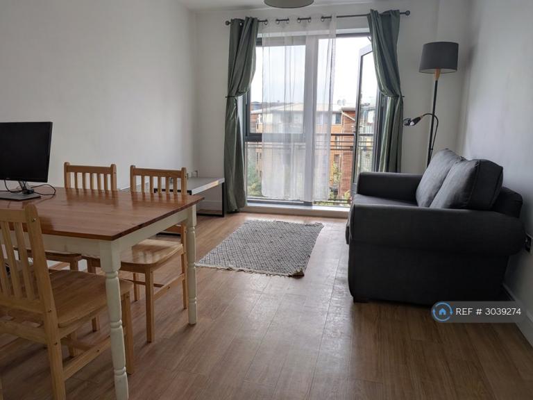 1 bedroom flat in Woodmill Road, London, E5 (1 bed) (#3039274)