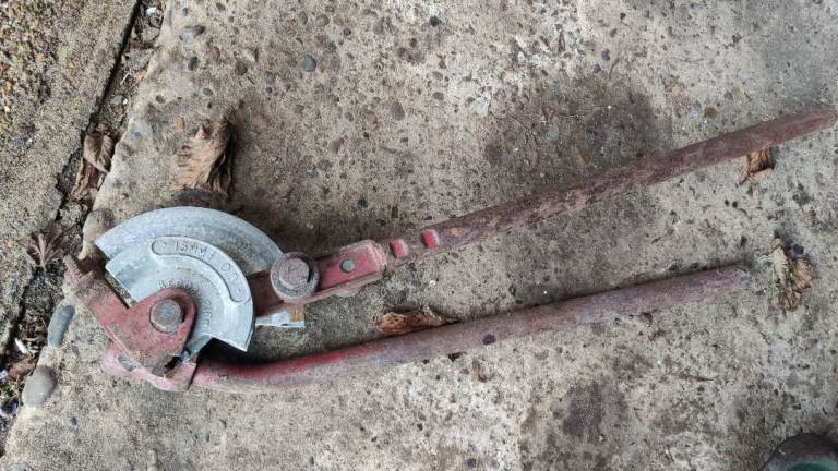 Pipe bender (RECORD)