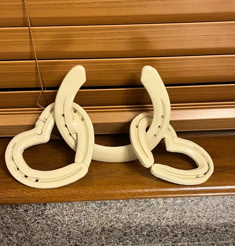 Horse shoe heart decoration 