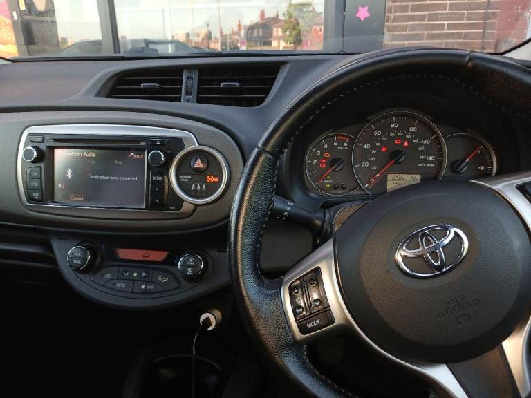Toyota, YARIS, Hatchback, 2014, Manual, 1364 (cc), 5 doors