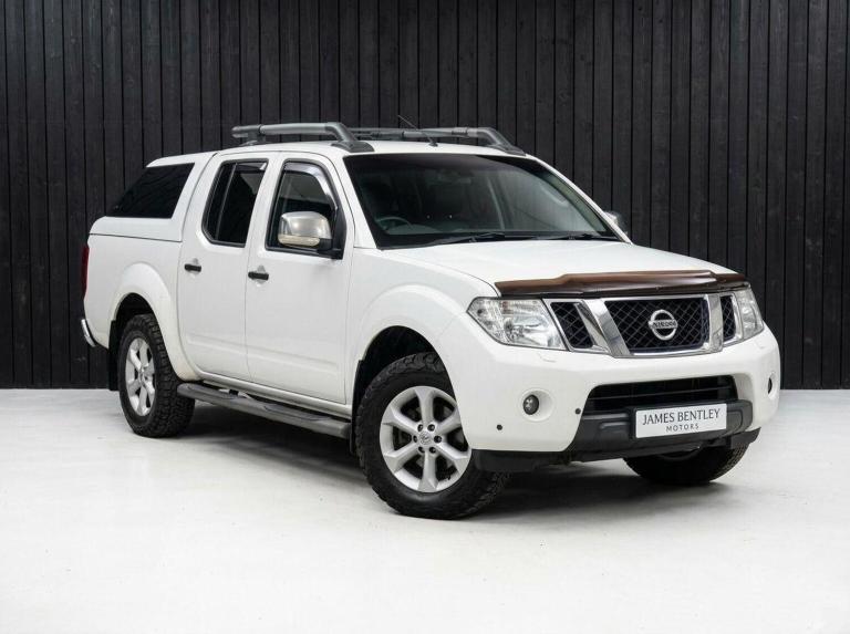 NISSAN NAVARA 2.5 dCi Tekna Auto 4WD Euro 5 4dr 2013