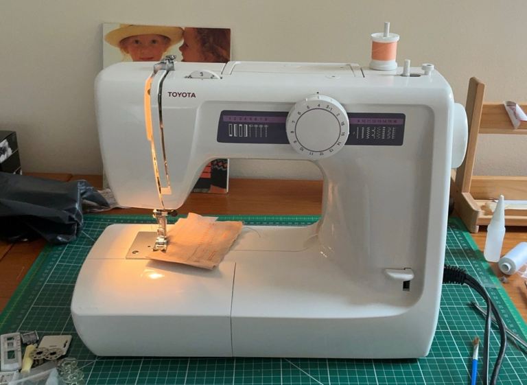 Various sewing machines - vgc.  Last 3 days.