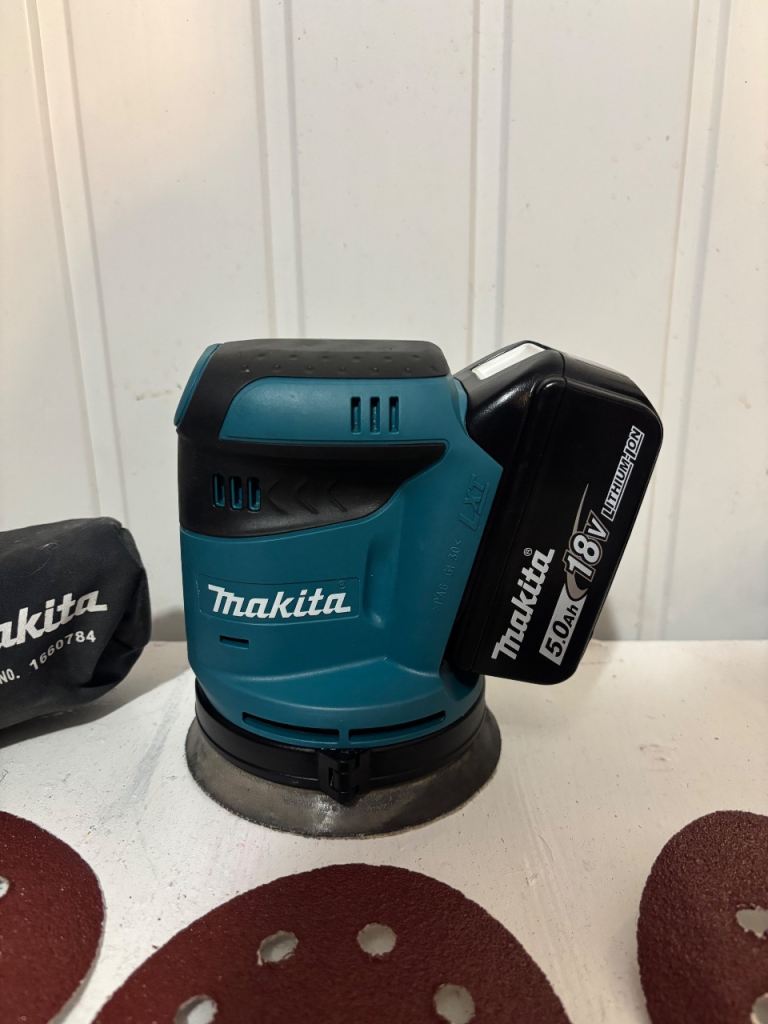 Makita 18v sander + 5amp 