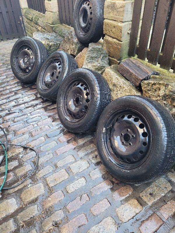 Ford transit connect wheels and tyres x4 2 tyres good 2 not just £50 for all 4
